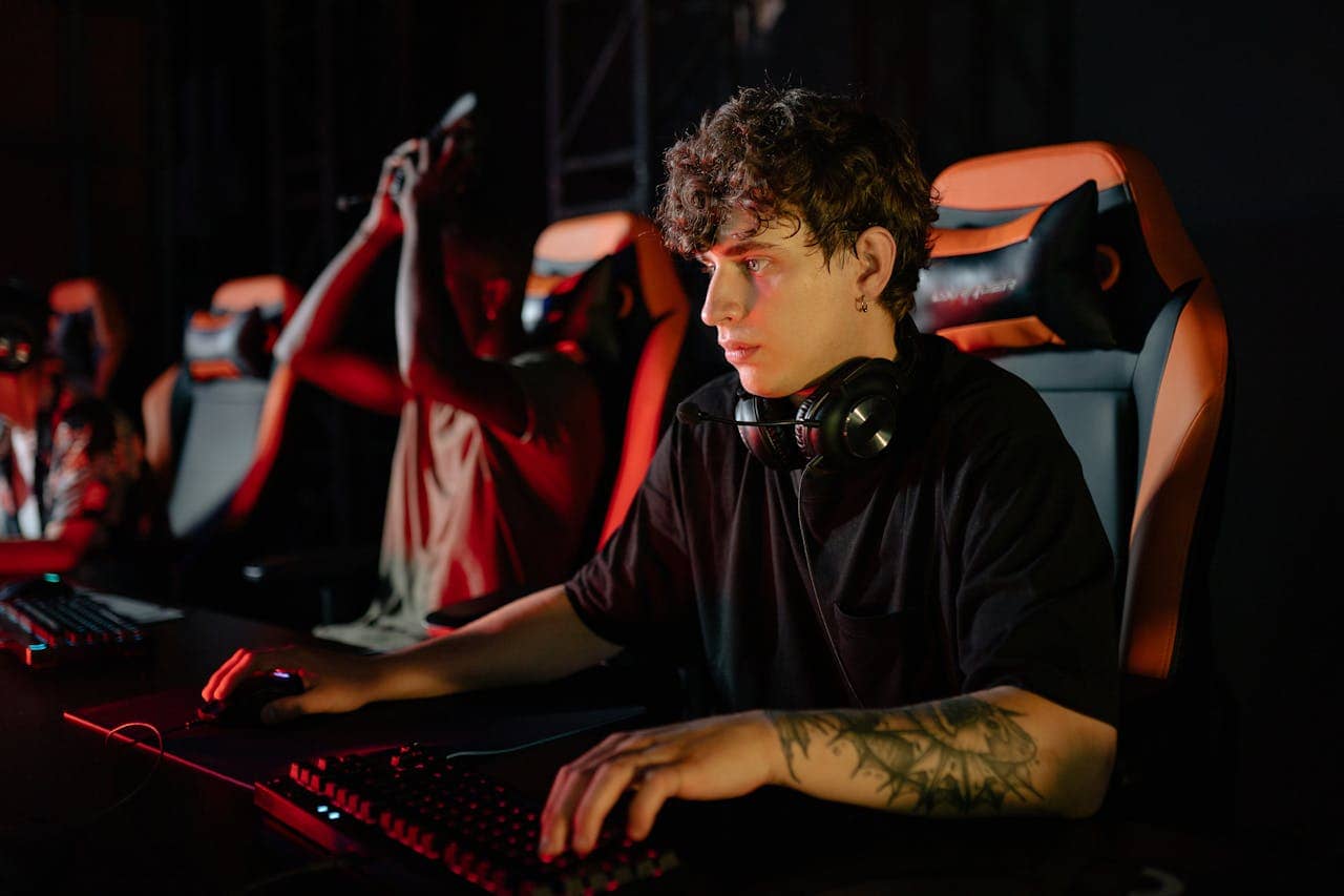 how to join esports team